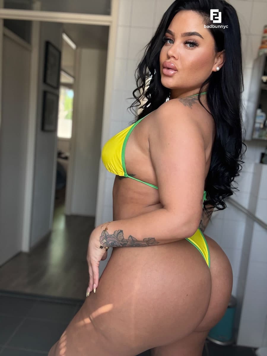 Badbunnyc 🍑 foto 3