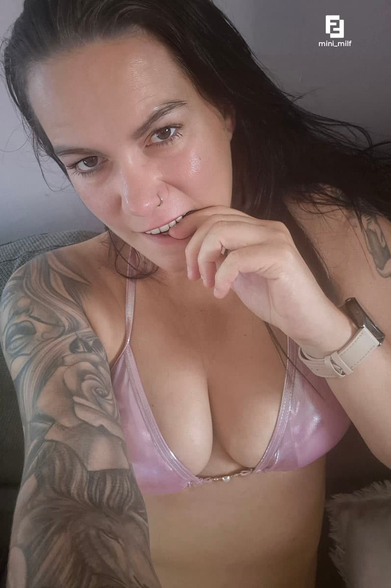 Mini_milf foto 1