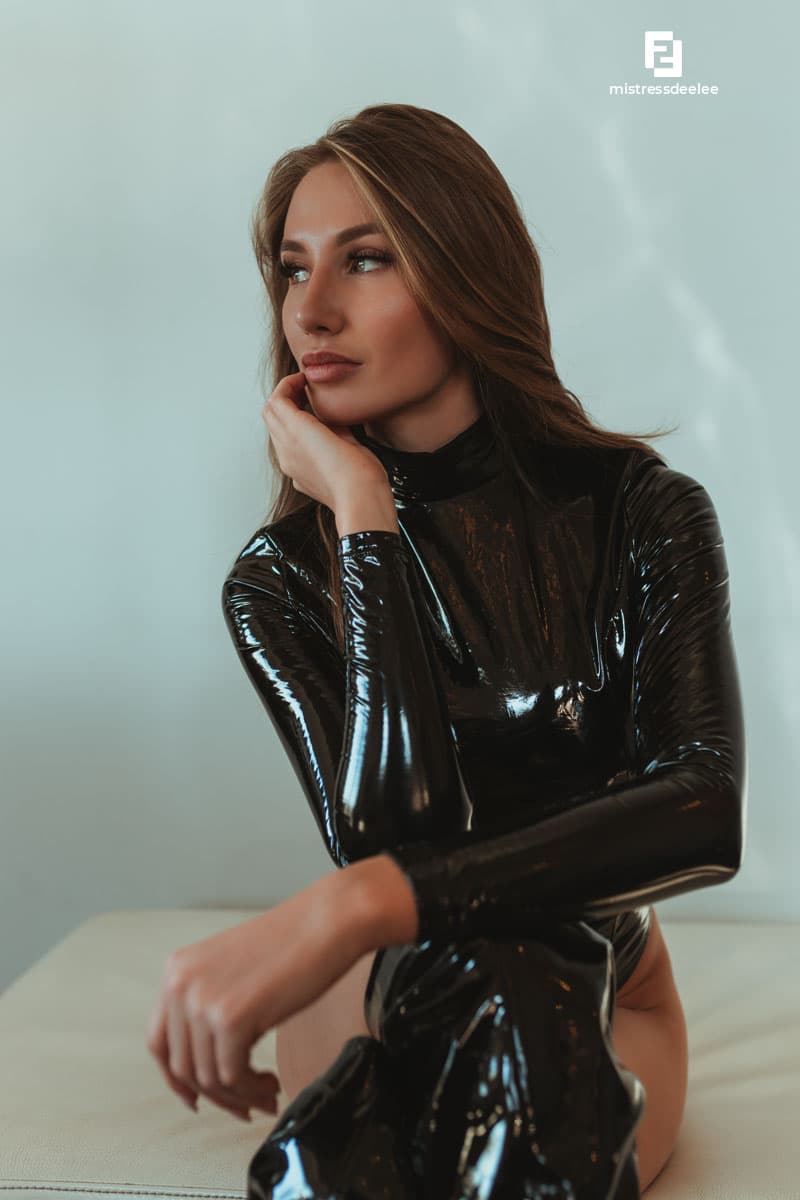 Mistress Dee Lee foto 4