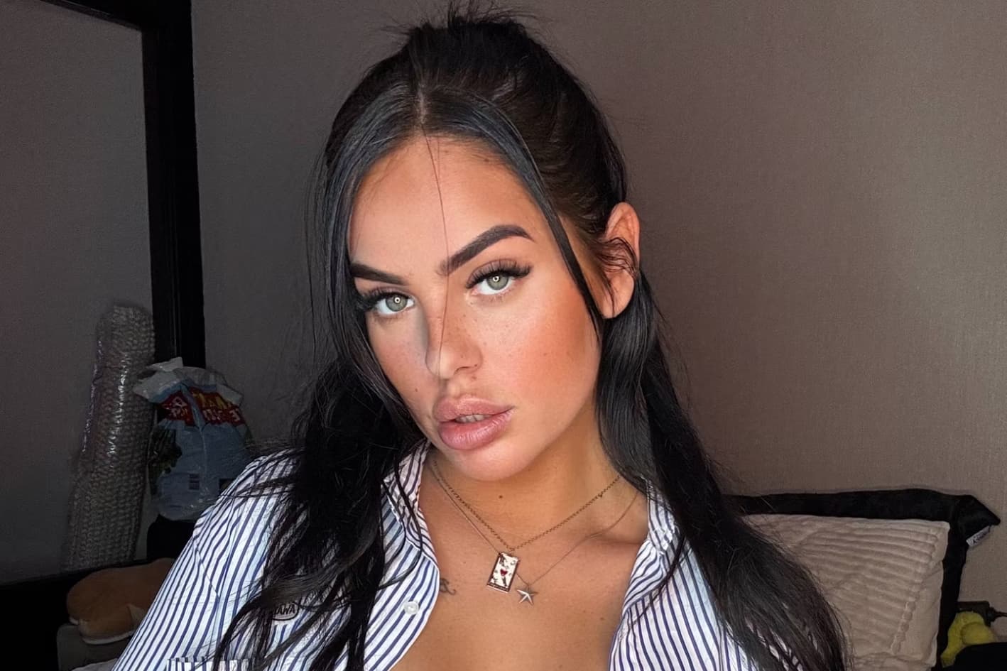 Hier zie je Elodie van Ex on the Beach naakt